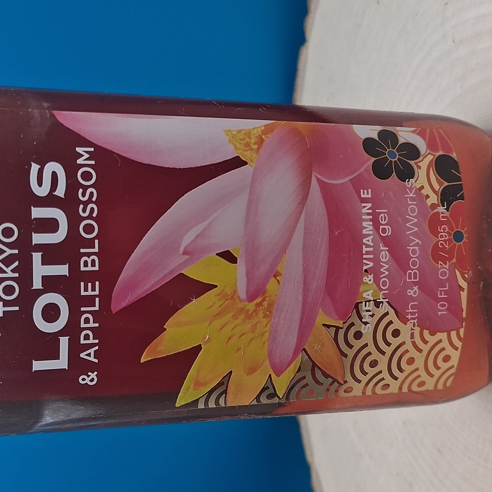 Bath&BodyWorks Tokyo Lotus&Apple Blossom Body Lotion and Shower Gel Set-Retired - Picture 3 of 6